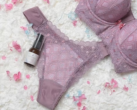 女性に嬉しい美容効果のある「3種の精油」